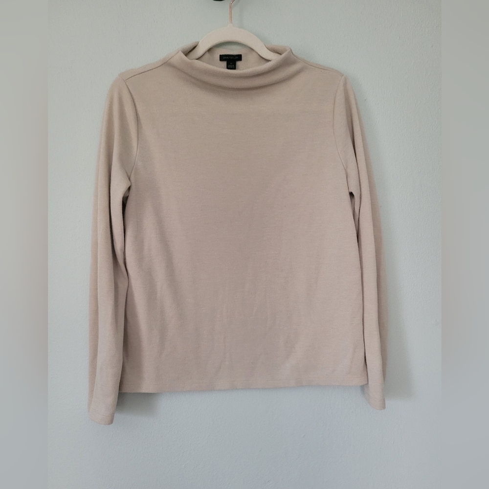 Cream Mock Neck Long Sleeve Sweater - Ann Taylor - Size Medium